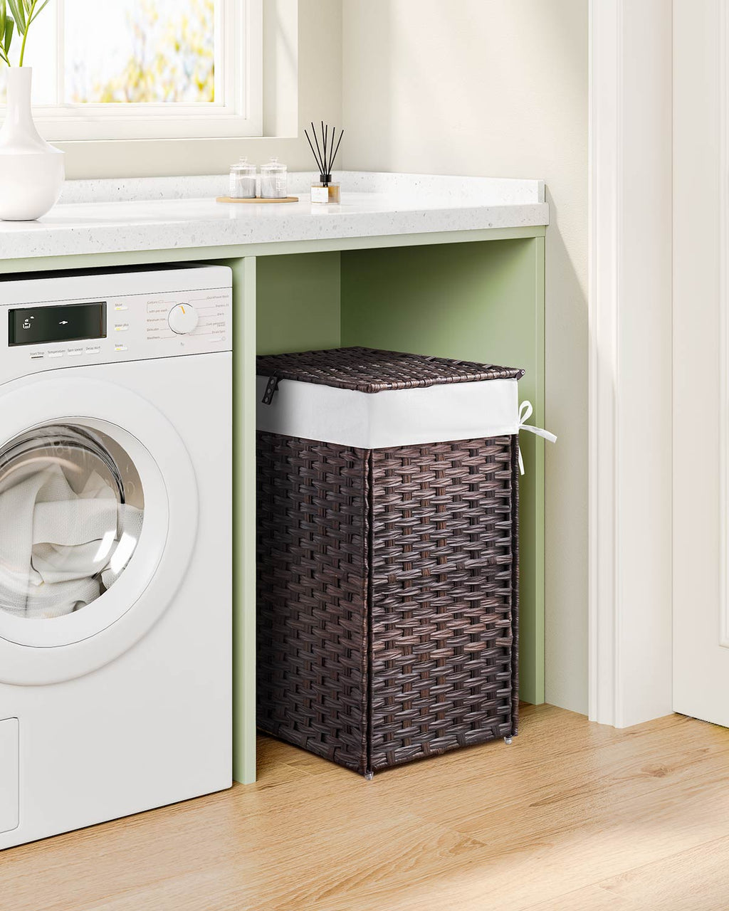 Greenstell Laundry Hamper with Lid, 60L Clothes Hamper with 2 Removable Liner Bags & 2 Mesh Laundry Bags, Handwoven Synthetic Rattan Laundry Basket for Clothes, Toys in Bathroom, Bedroom Brown